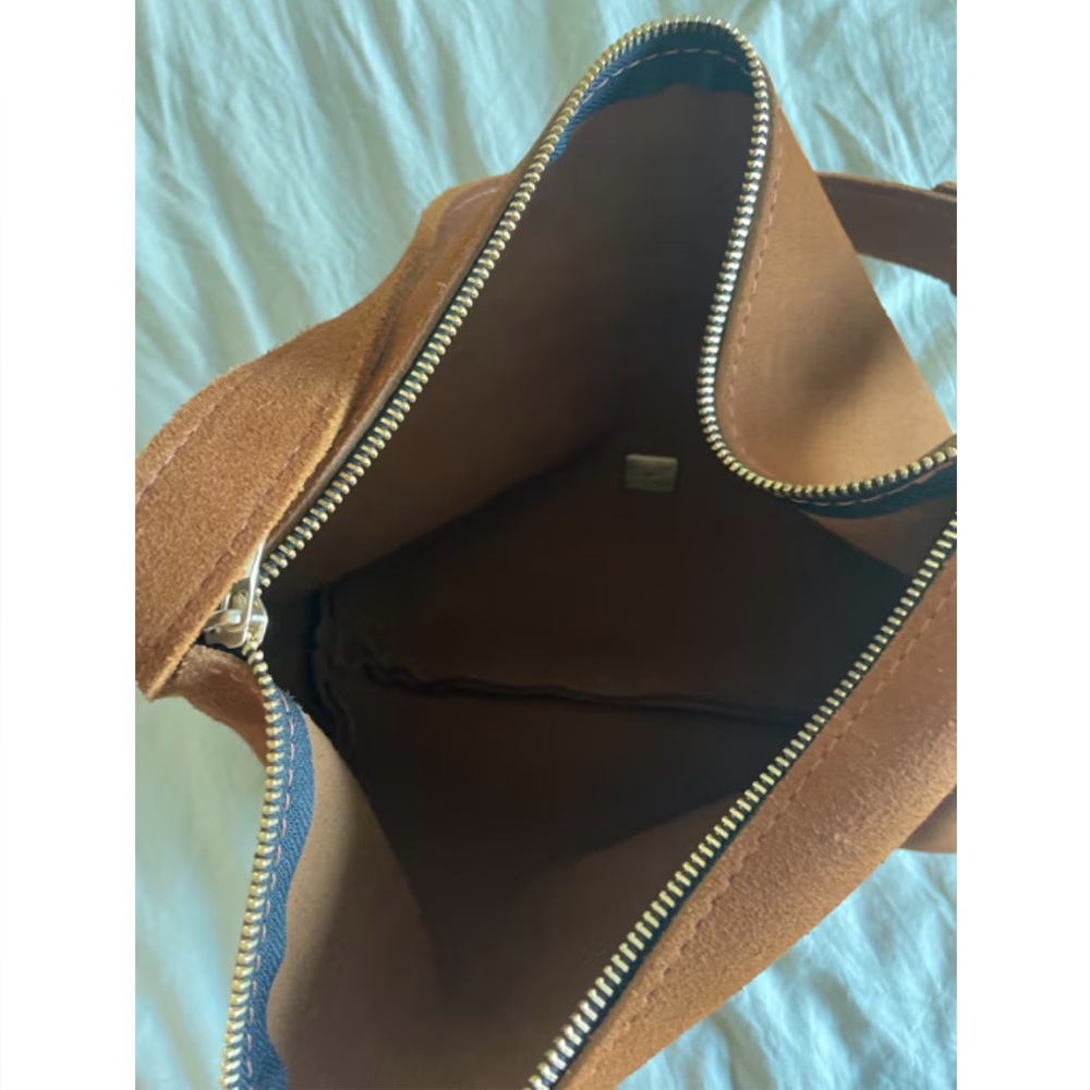 ‘Almost Perfect’ Slouchy Shoulder Bag (Large) - Picture 4 of 4